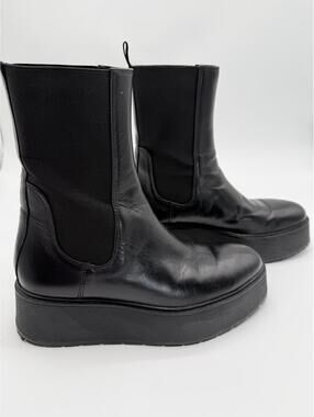 Zara - Black Platform Chelsea Ankle Boots